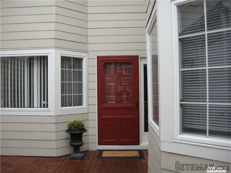 4 bedroom House For Sale: 20 Doral Bay.. - 2