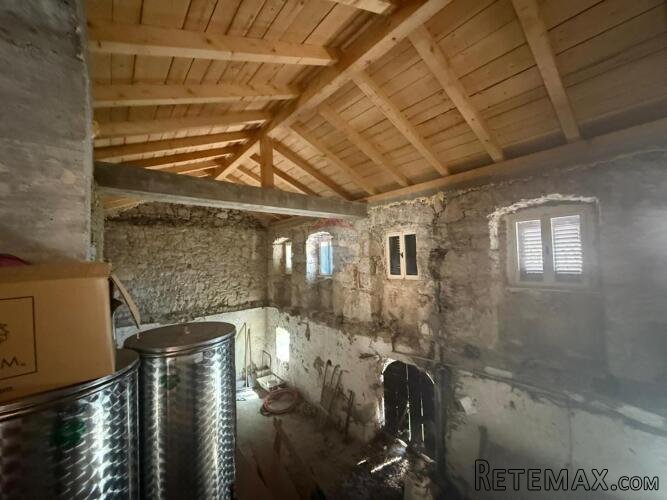 Viškovo - kamena kuća za renovaciju, 200 m2 - 2