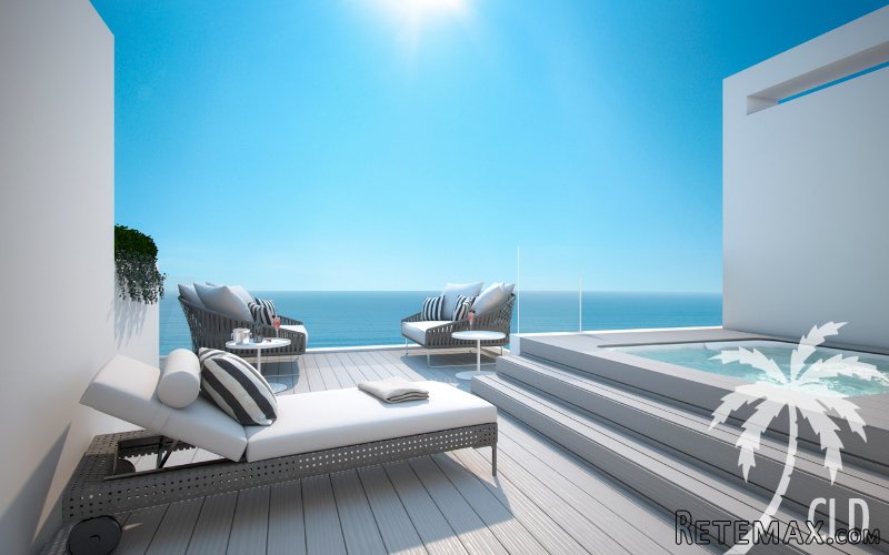Pure luxury, directly by the sea on a perfect location...