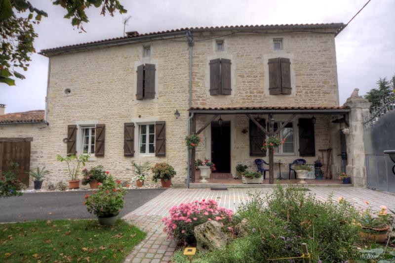 Townhouse With Indoor Pool And Garden