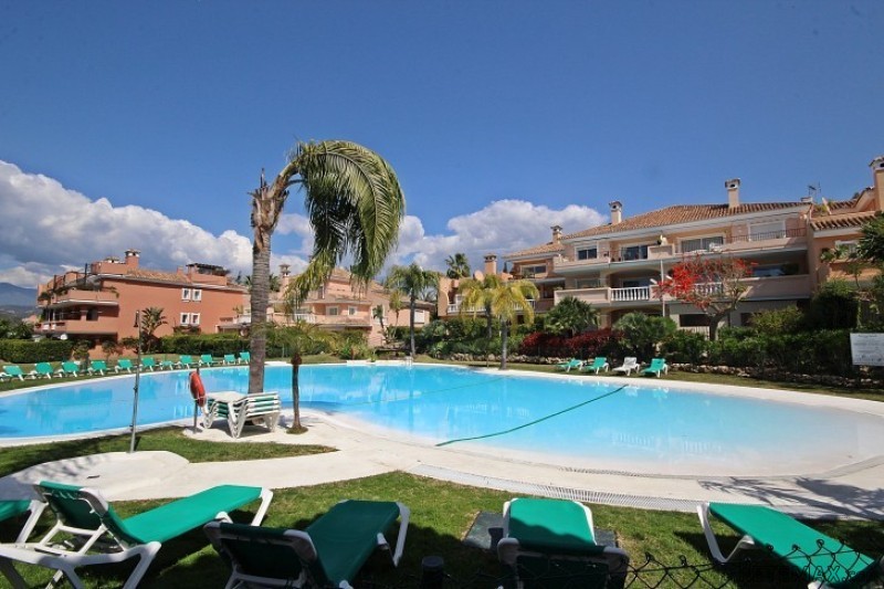 2 Bedroom Middle Floor Apartment