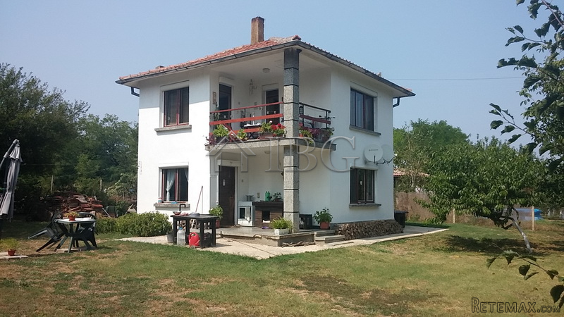 Character house with 2 bedrooms 2..