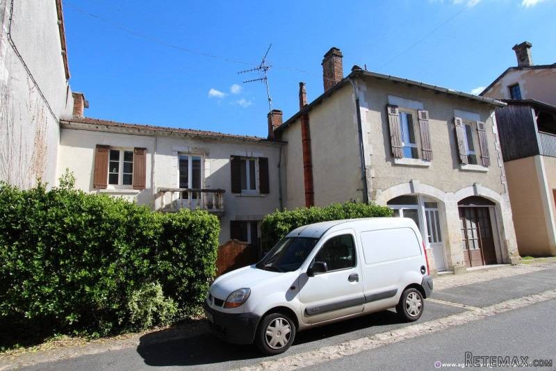 Ref 29059 : Tres Jolie Maison De Bourg