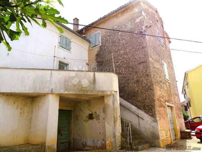 Višnjan, okolica, kuće za adaptaciju !