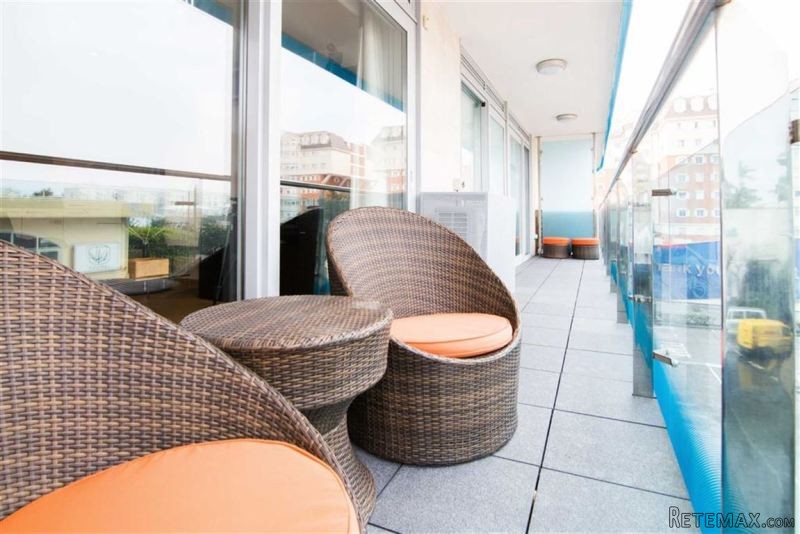 2 bed apartment in Ocean Village - 2