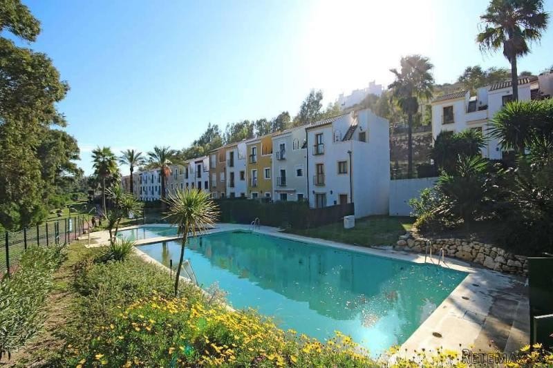 3 bedroom town house for sale