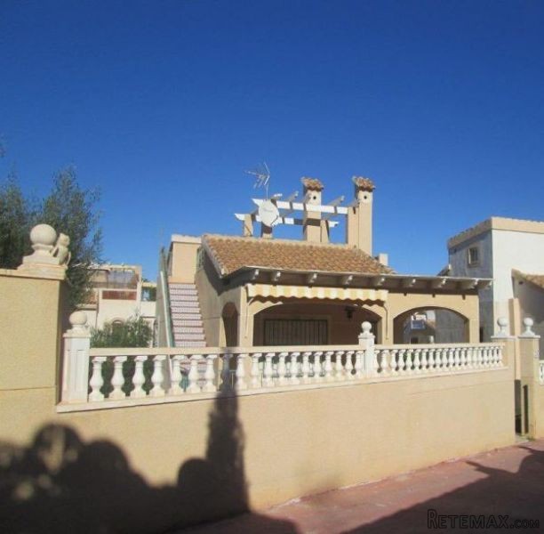 2 Bedrooms - Villa - Alicante - For Sale