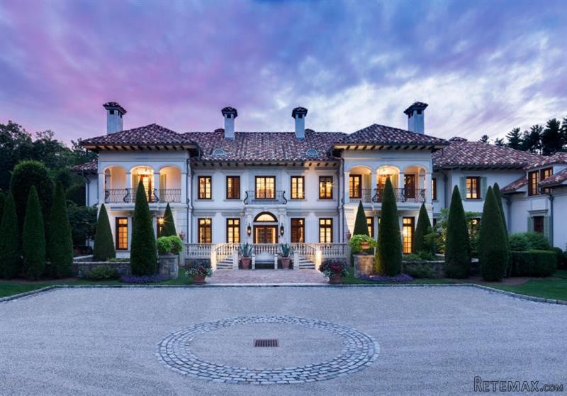 8 bedroom House For Sale: 42 Mooreland..