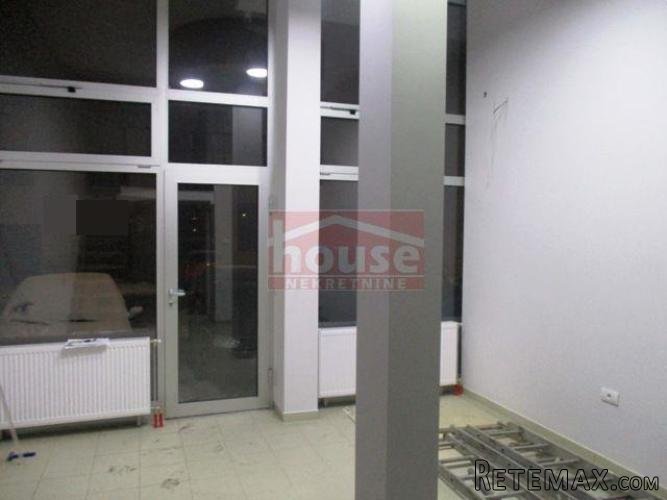 Agencijska oznaka lokala je 9108078, Novi Sad , Salajka..