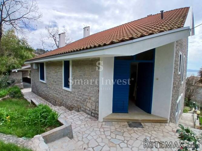 MATULJI, samostojeća kuća s bazenom