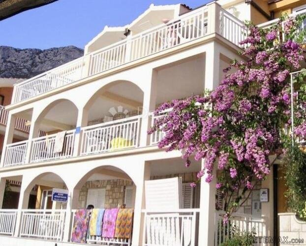 Vila uz more! Idealna kao investicija za hotel!