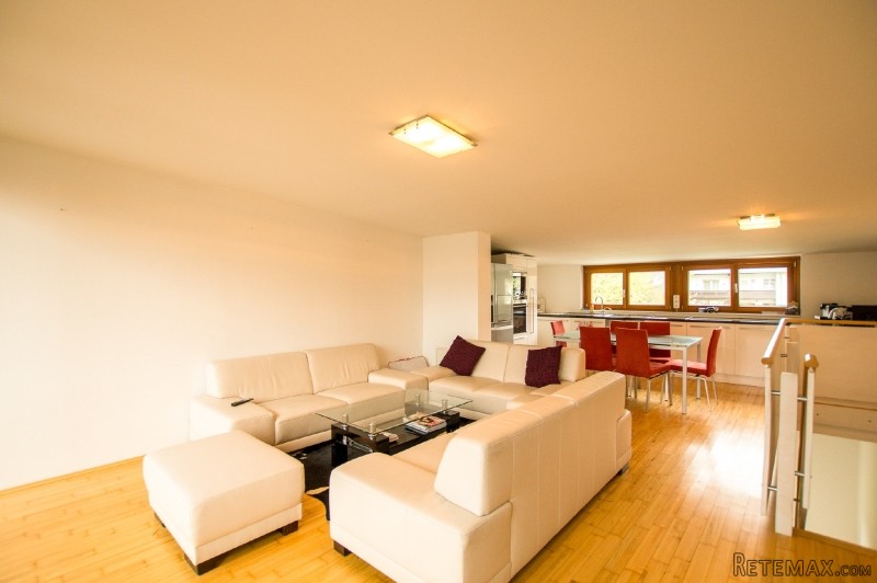 Well Maintained Terraced House On The..