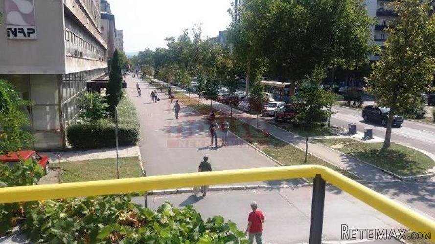 Agencijska oznaka lokala je 9107410, NoviSad, Bulevar..