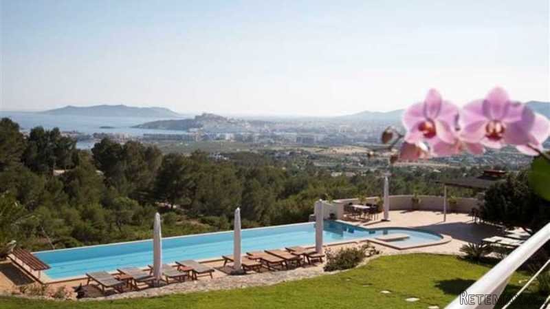 Beautiful property with fantastic views
