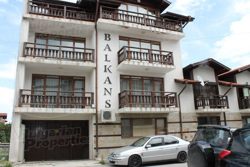 Apartment In New Building With Yard And..