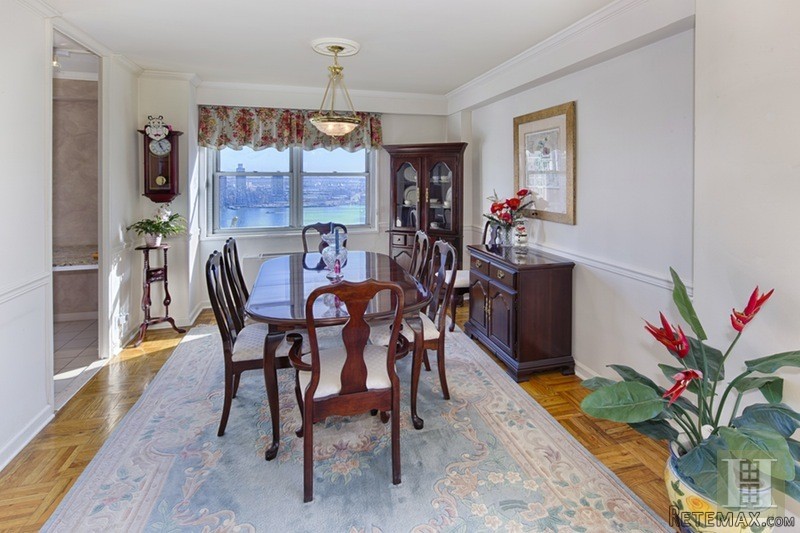 1 bedroom Apartment For Sale: 300 EAST.. - 2