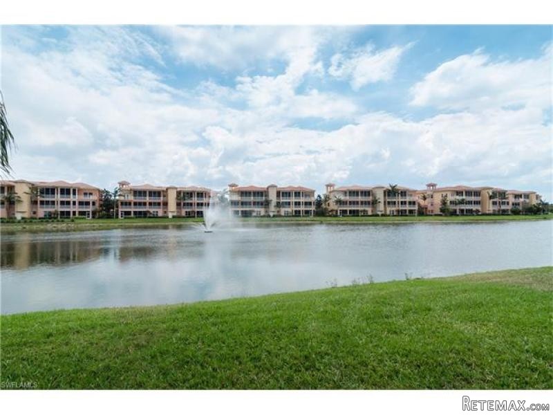 3 bedroom Condominium For Sale: Naples..