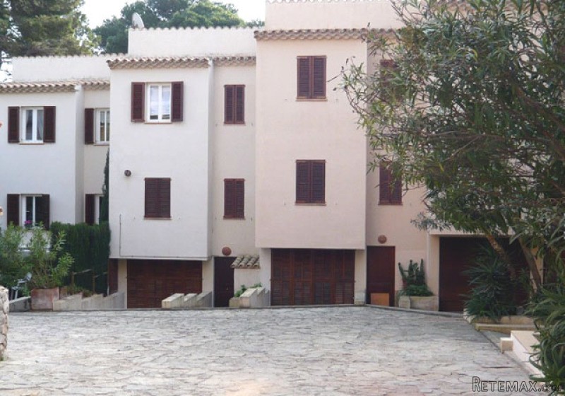 3 Bedrooms Town House For Sale - 2