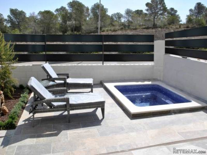 4 Bedroom 3 Bathroom Villa In.. - 2