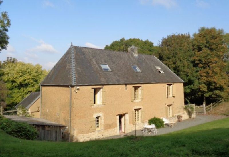 Detached House with Lovely Drive