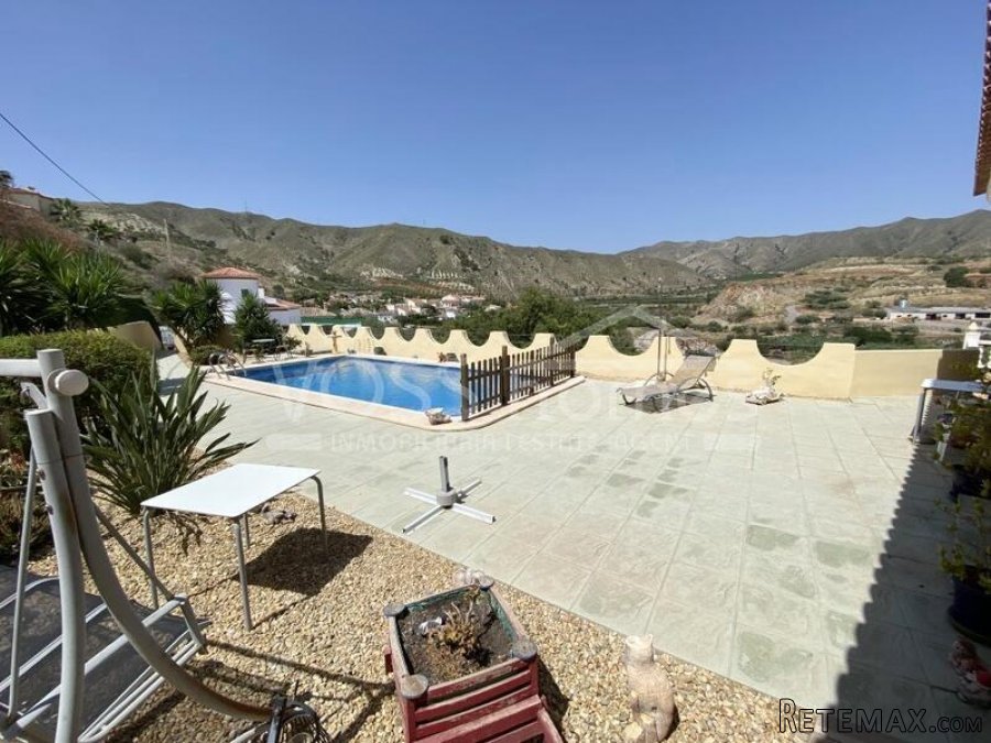 NEW LISTING TO VOSS HOMES - A lovingly maintained &.. - 11