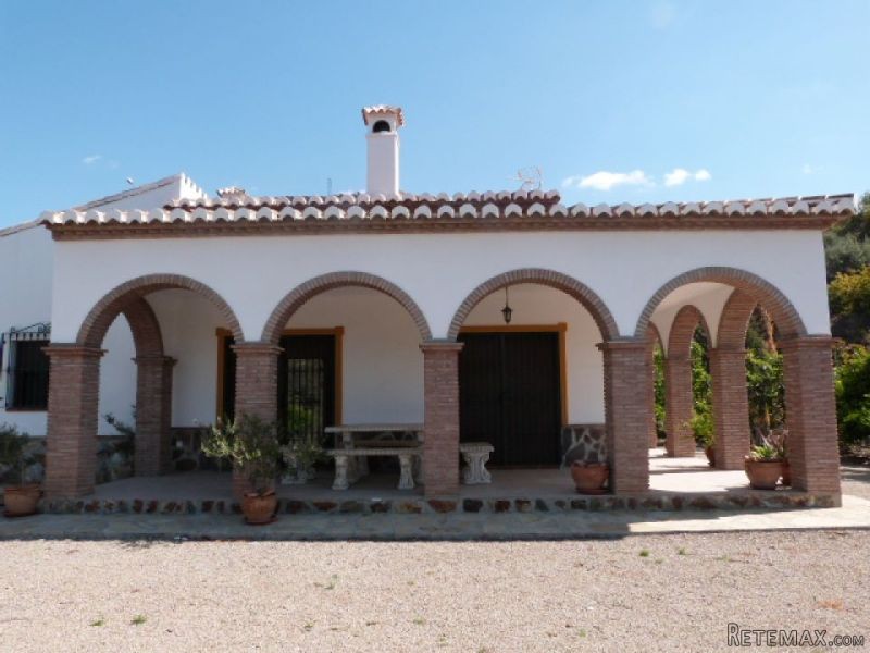 3 bedroom, 2 bathroom Finca/Country..