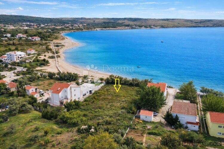 Ljubač - 1.red uz more (pješčana plaža) 3034 m² - NAJAM