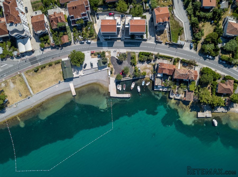Stan u Risnu prvi red do mora - 12