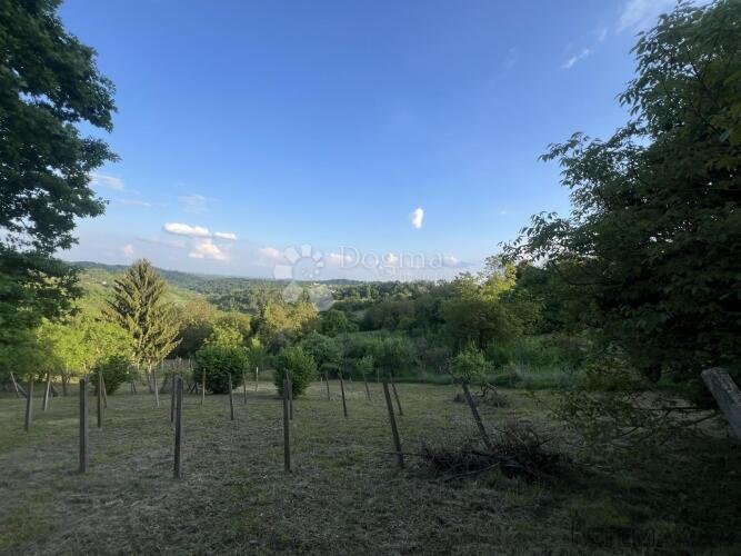 ČUČERJE – Poljoprivredno zemljište s pogledom i objektom 175 - 2