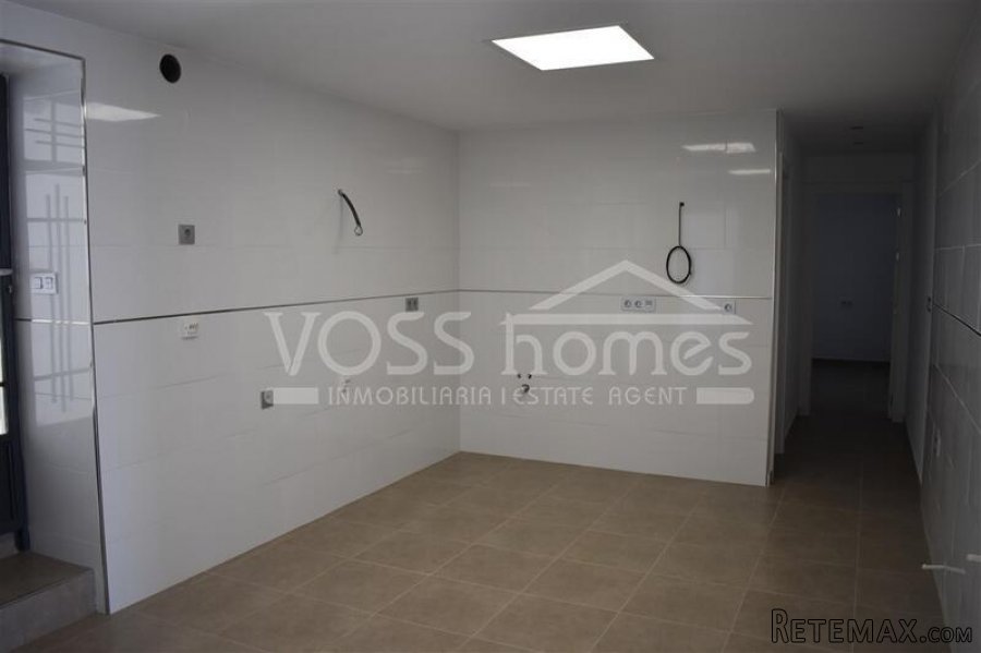 NEW LISTING FOR VOSS HOMES -Amazing two storey 6 bed, 3.. - 13