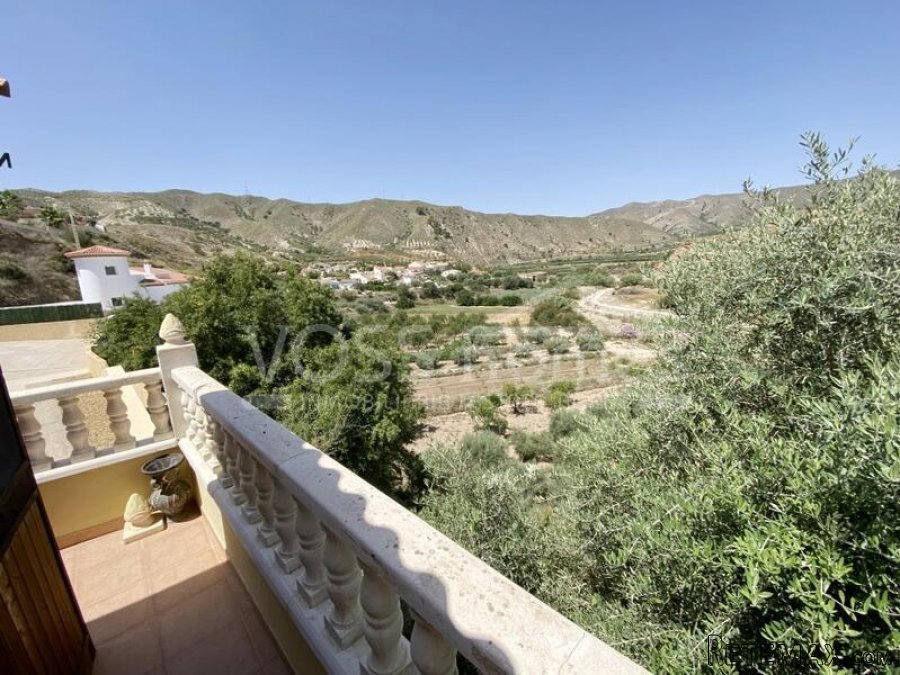 NEW LISTING TO VOSS HOMES - A lovingly maintained &.. - 13