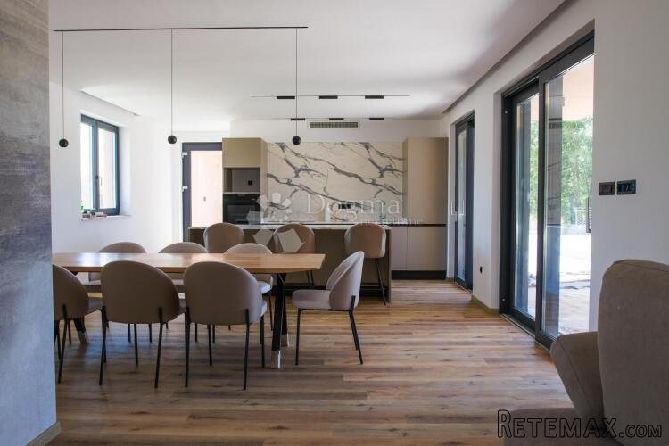 Poreč okolica – moderna vila s bazenom i 4 spavaće sobe - 3