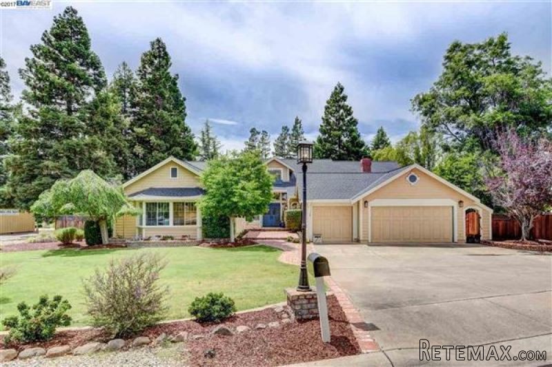 wonderful family home in pleasanton