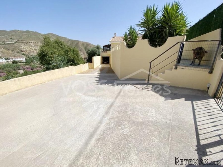NEW LISTING TO VOSS HOMES - A lovingly maintained &.. - 14