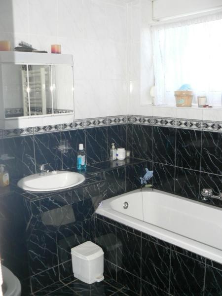 Country House and Guest Cottage with.. - 2