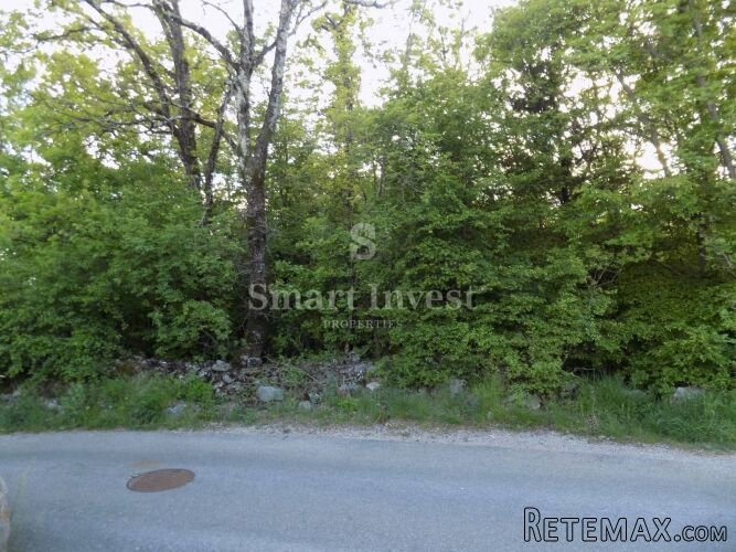 MATULJI, bliža okolica centra teren 823 m2