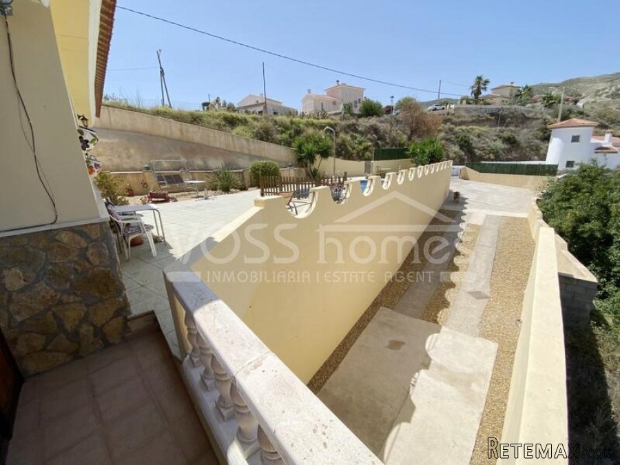 NEW LISTING TO VOSS HOMES - A lovingly maintained &.. - 15