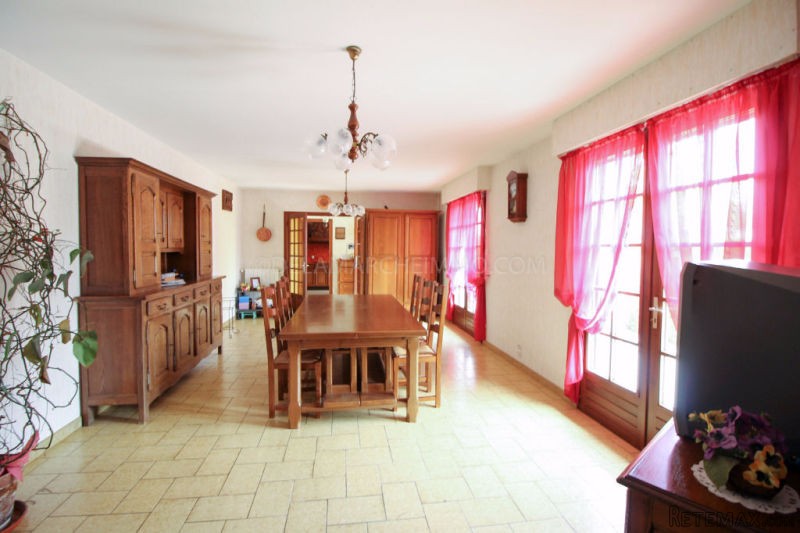 Villa Near Shops And Schools - 2