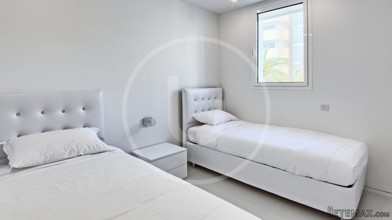 Modern, 3 Bed Apartment in Marina..
