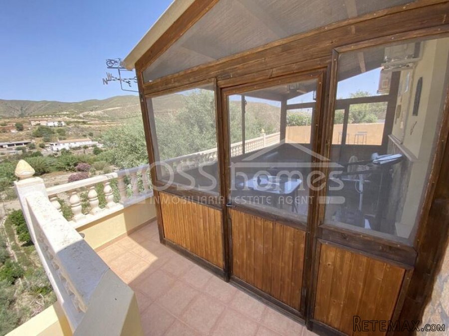 NEW LISTING TO VOSS HOMES - A lovingly maintained &.. - 18