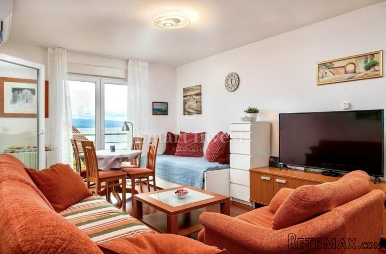 OPATIJA, iznajmljuje se komforan stan s pogledom na more.