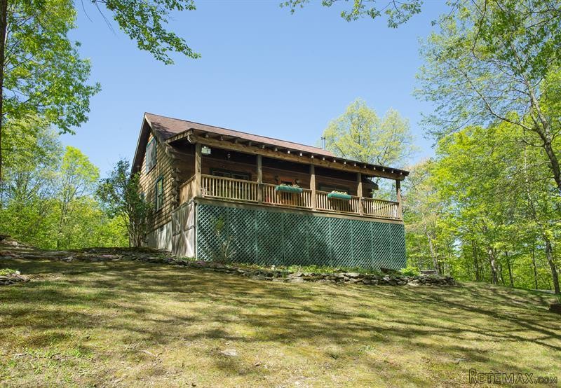 3 bedroom House For Sale: 35 Pine Knoll..
