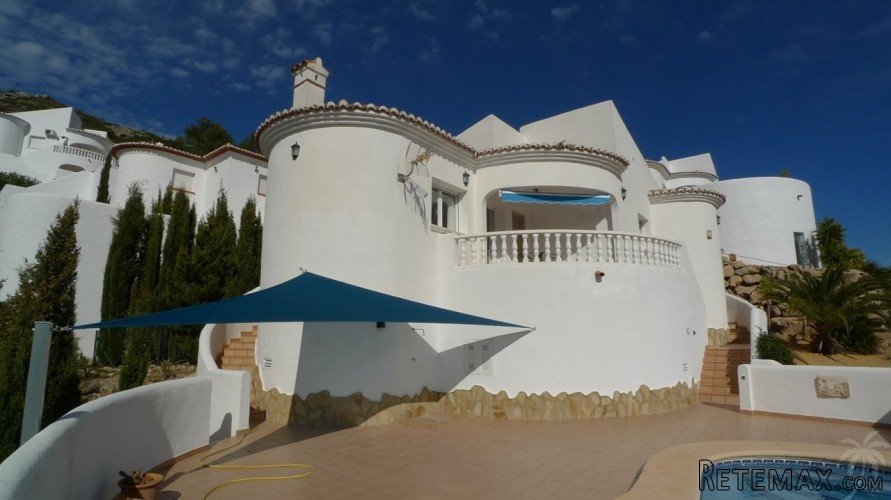 A stunning villa for sale located on a small and select..