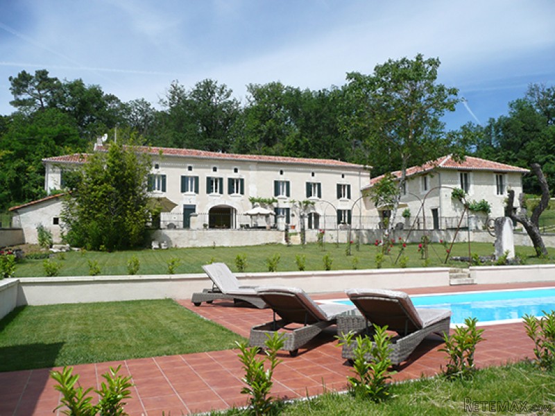Manorial 8 Bedroom Property With 8..
