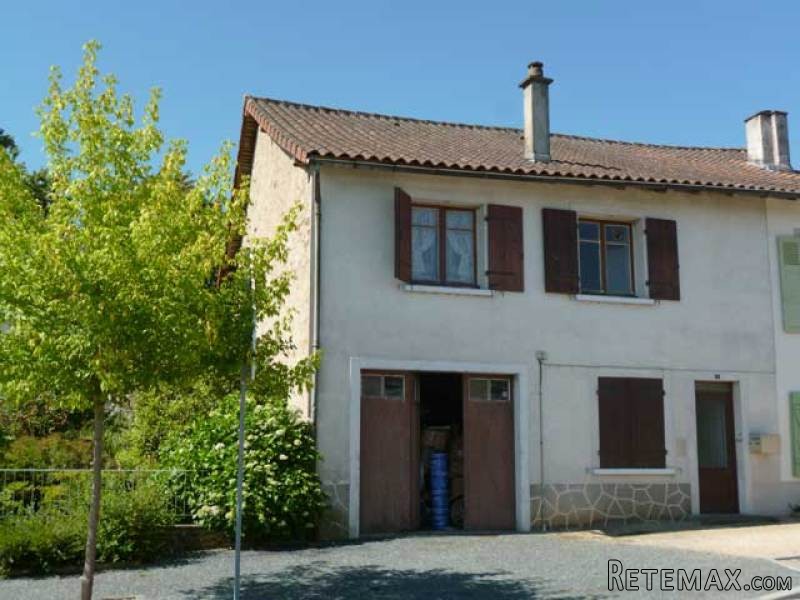 Three Bedroom Stone House With Basement..