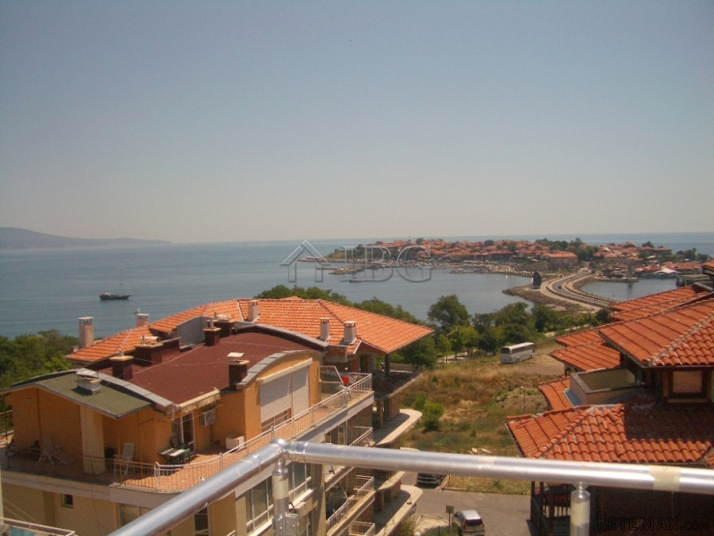 One-bedroom Apartment with stunning..