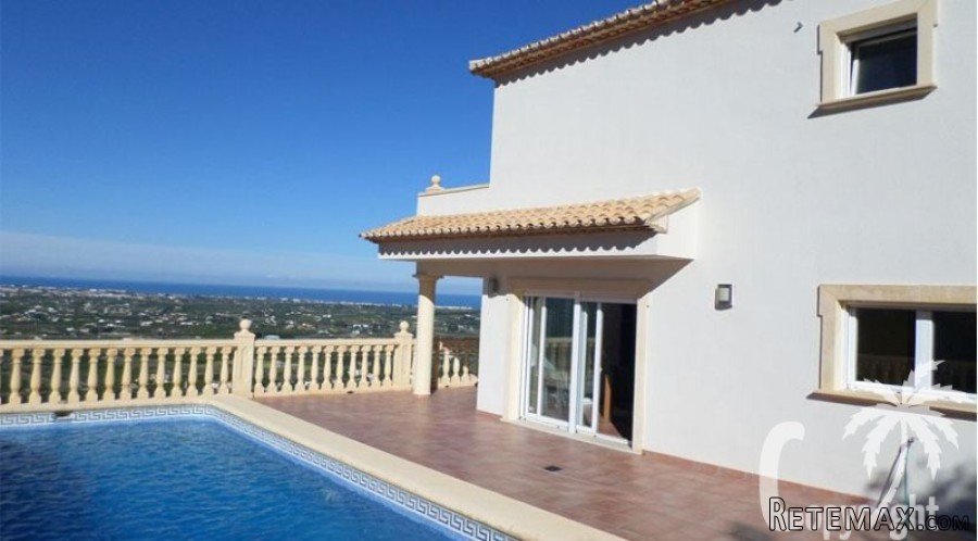 Beautiful Villa built 2006 in straight lines with.. - 2