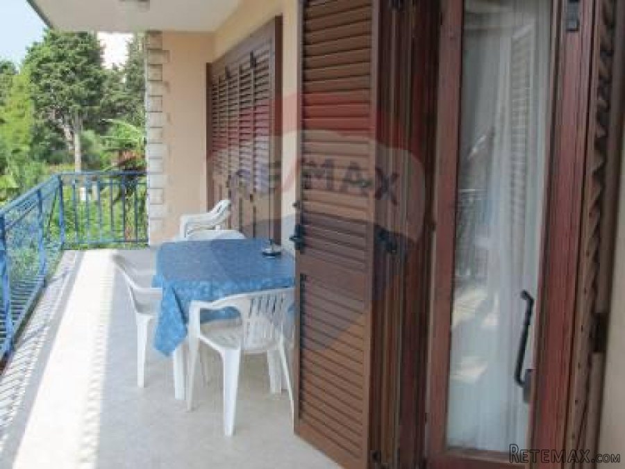 Istra, Umag, apartmanska kuća prvi red do mora - 2