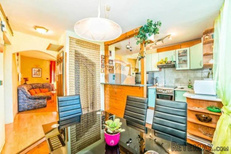 KRASAN DVOETAŽNI STAN / APARTMAN 300 m OD ARENE