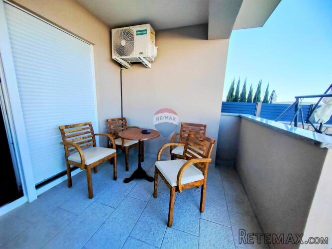 Otok Krk-Klimno villa sa 6 apartmana i bazenom - 2